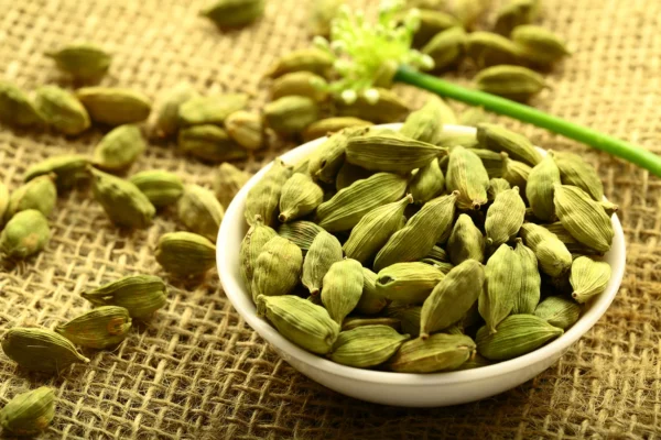 Green Cardamom Pods - Premium Quality Whole Spices for Cooking and Baking